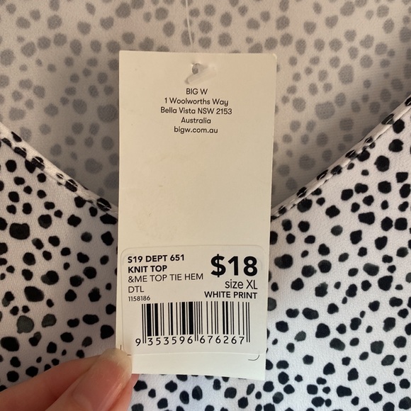 Short Sleeve T-shirt with black/grey dots. Tie on the hem - Size XL - Picture 4 of 5